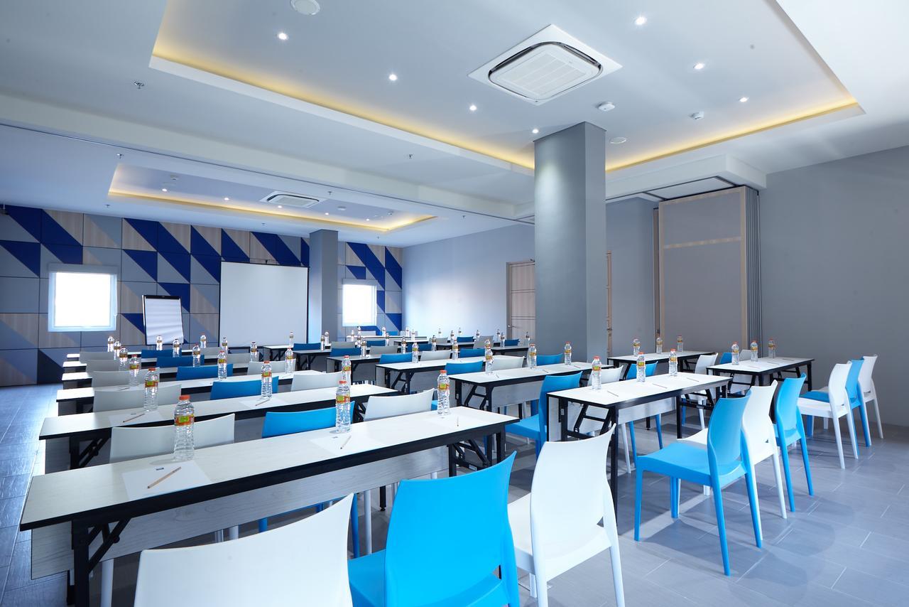 Ibis Budget Cirebon Exterior foto
