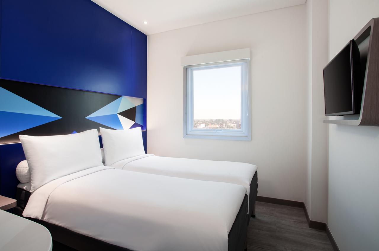 Ibis Budget Cirebon Exterior foto