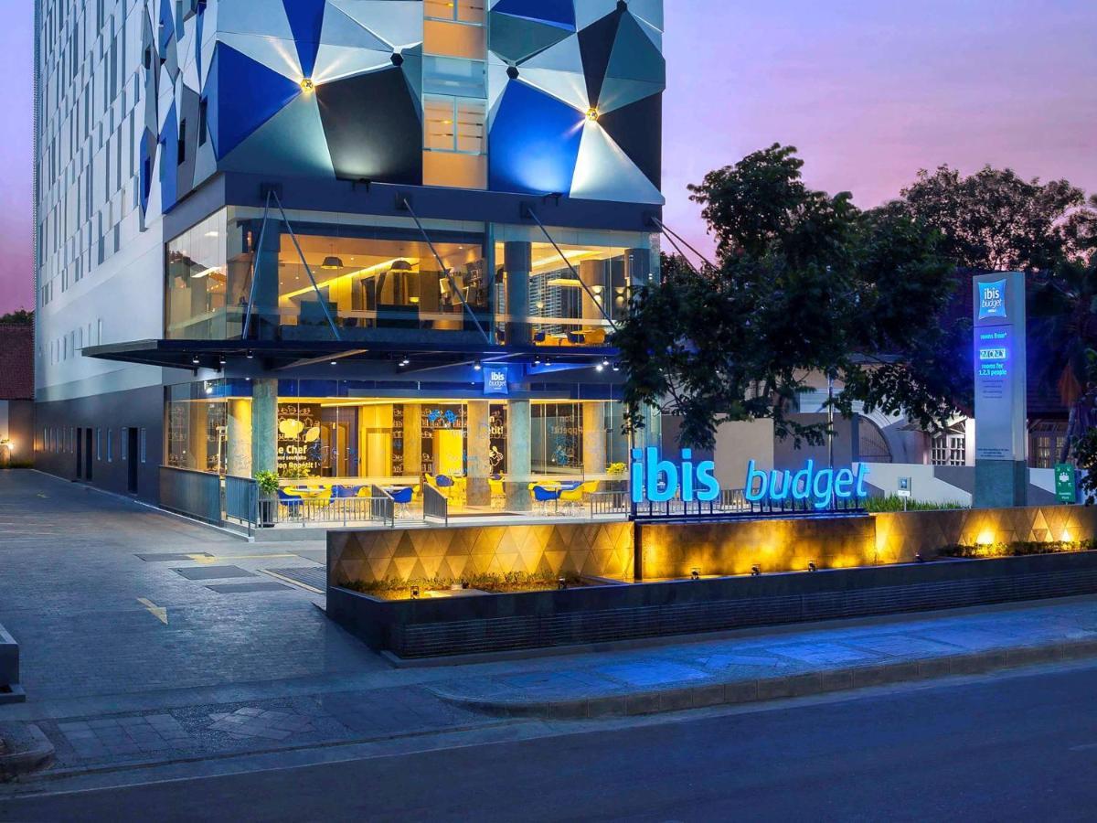 Ibis Budget Cirebon Exterior foto